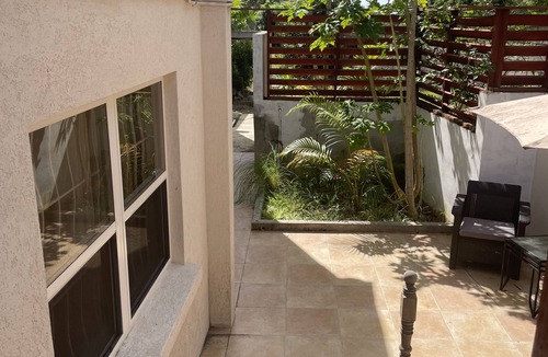Clermont Apartment | Private Garden Apartment in Warrens