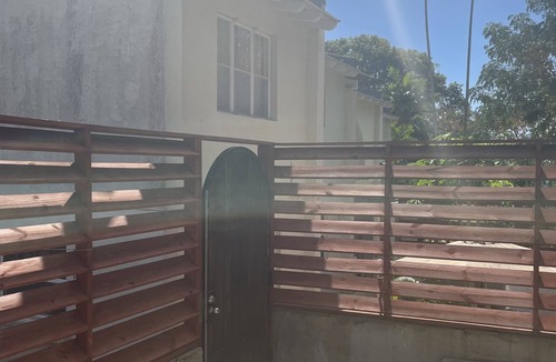Clermont Apartment | Private Garden Apartment in Warrens
