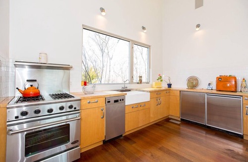 Springs House | Private Gem decorated with Artist's touch with 65' Pool- Special Aug LD weekly