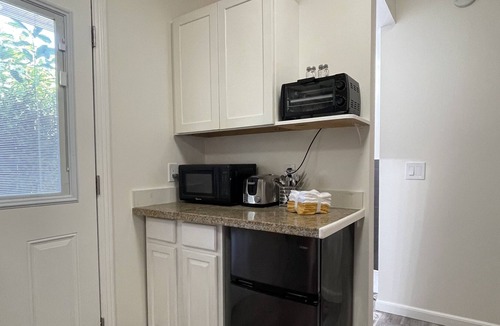 Oxnard Apartment | Private Guest House for one/two -by The Collection