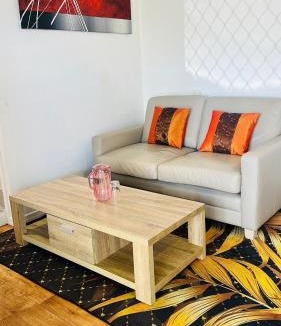 Aspley House | Private Guest Studio House, Separate Entry