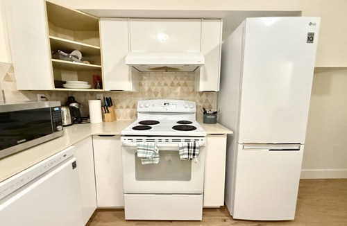 Maple Ridge Condo | Private Guest Suite, Two Parking Spaces