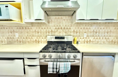 Maple Ridge Condo | Private Guest Suite, One Parking Space