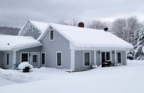 Brainard Apartment | Private Guest Suite in 1771 Farmhouse - 5 minutes to Jiminy Peak