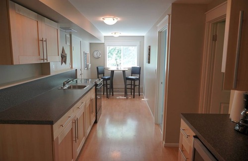 Lake Forest Park Apartment | Private guest suite, close to Link light rail, Kenmore Air, and Town Ctr