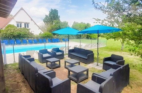 Lys-Saint-Georges Villa | Private hamlet for 16 to 40 people, swimming pool, disco