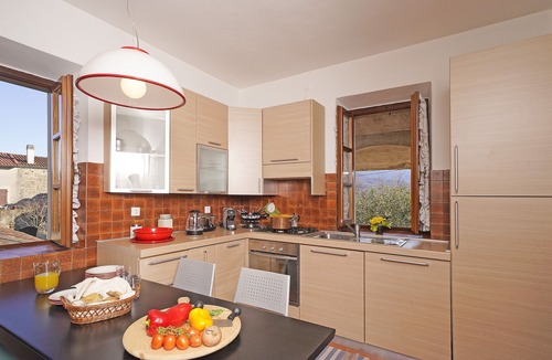 Groppoli House | Private hamlet with large park and shared swimming pool nearby for 17 people