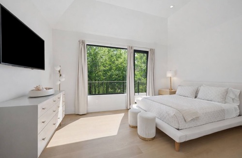 Noyack House | Private Hamptons Estate - 7 BR, Pool, Spa, Sag Harbor
