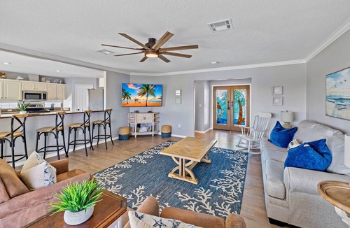 Spring Hill House | Private heated Pool/Gym/Games/Sauna/Massage Chair