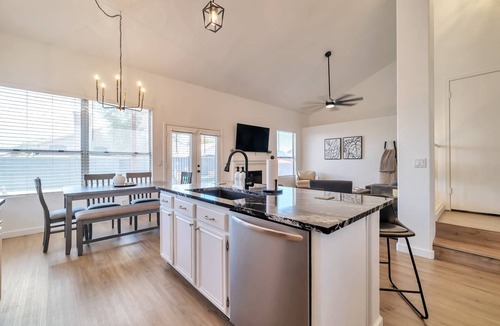Hillcrest Ranch Homeowners House | Private Heated Pool, Dogs OK, Garage Parking, Near Golf, Hiking, Shops/Dining + FREE GOLF!