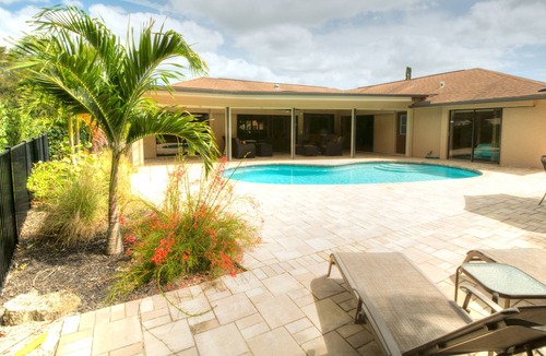 Kings Lake House | PRIVATE HEATED POOL * GRILL * ALL DAY SUN AT BACKYARD * CLOSE TO THE BEACH *