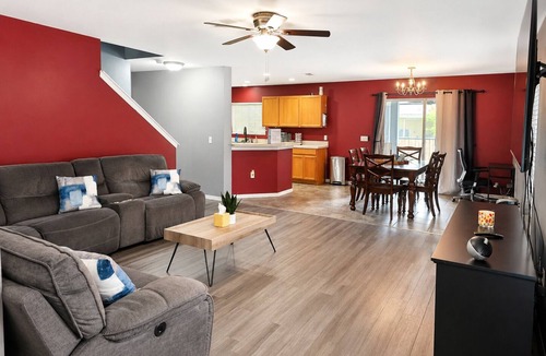 Seffner Community Alliance House | Private Heated Pool + Spa Paradise Sleeps 9