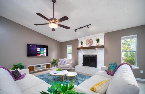 Mandarin House | Private Heated Pool Arcade Games Sleeps 10 Jacksonville Home