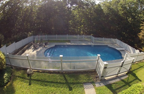 North Sea House | Private heated pool, fireplace, AC, pet-friendly, WiFi, BBQ, and garden retreat.