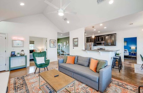 Dripping Springs House | Private Heated Pool, Hot Tub, amazing views & decks