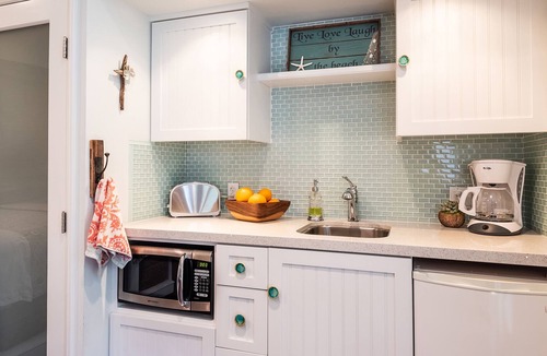 Hermosa Beach Apartment | Private Hermosa Studio in Most Desirable Area
