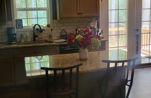 Edgemoor House | Private Home Catawba SC 4 bedrooms 2 bathrooms near the Lake, River, Carowinds.