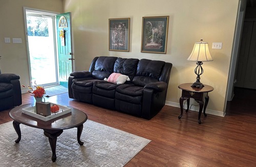 Independence House | Private home in the country with parking on site