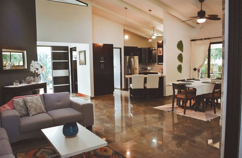 Uvita House | Private Home in Uvita, Pool + Jacuzzi, Fully Furnished