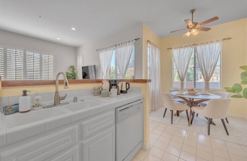 Westpark House | Private home located in Central Irvine