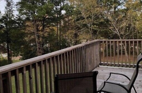 Bullard House | Private home on quiet street near Lake Palestine with room for a family.