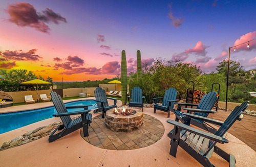 Heatherwood Hills House | Private Home~Two Fire Pits~Salt Pool~Mini Golf~Theater~EARLY CHECK-IN