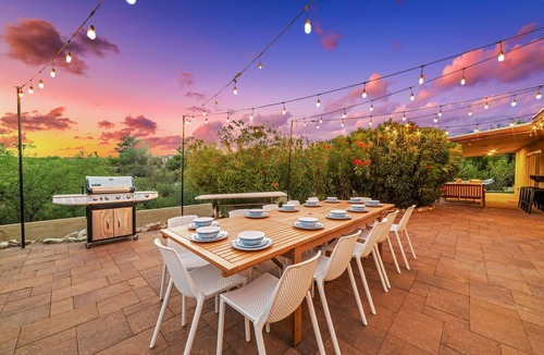 Heatherwood Hills House | Private Home~Two Fire Pits~Salt Pool~Mini Golf~Theater~EARLY CHECK-IN