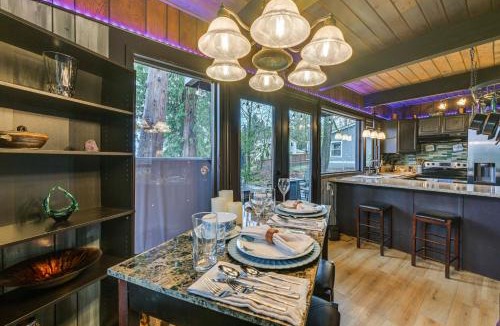 Agate House | Private Hot Tub! A-Frame Hideaway By Oakland Bay