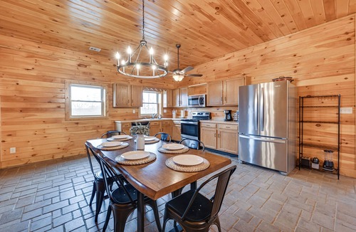 Bee Spring Cottage | Private Hot Tub, Arcade Game: Bee Spring Cabin