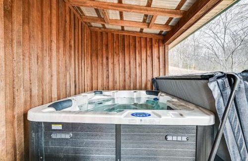 Bee Spring House | Private Hot Tub, Arcade Game: Bee Spring Cabin
