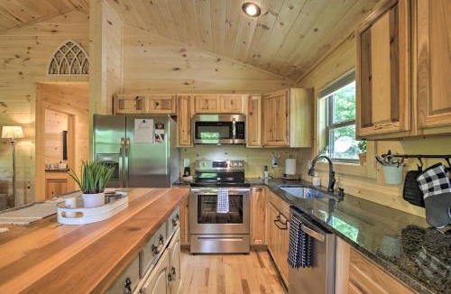Murphy House | Private Hot Tub & EV Charger: Cozy Murphy Cabin!