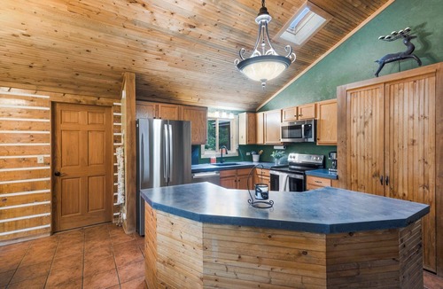 South Fork House | Private Hot Tub | Mountain Retreat | ATV's | Close to Wolf Creek Ski Area
