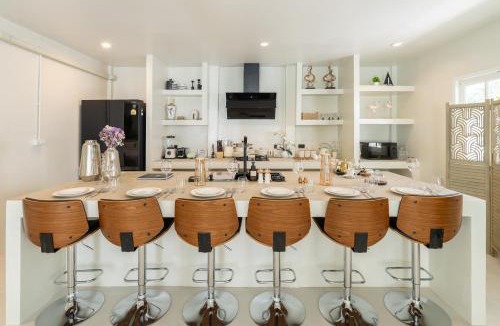 Old City House | Private Hotel- Aphrodite & Venus I 14 Bedrooms I Old City I Daily Housekeeping