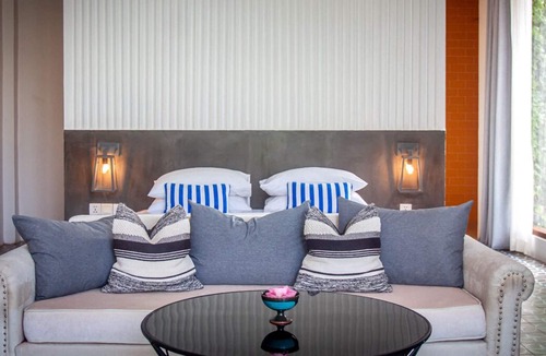 Sangkat Sla Kram House | Private hotel with 4 suite rooms, Sky Bar and Full restaurant