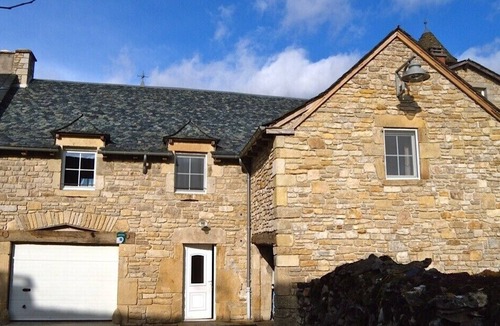 Pierrefiche House | Private house in the heart of a village, large garden, view of the Aubrac mountains