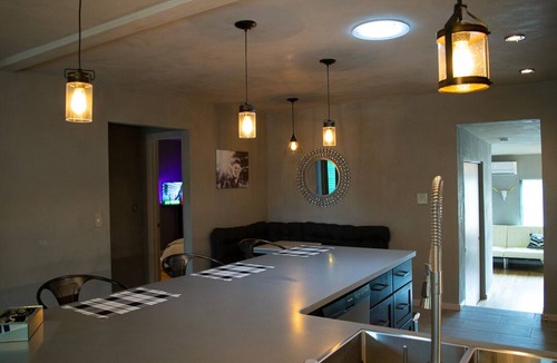 Parkland Hills House | Private house in a safe area, close to Nob Hill, UNM, Airport, Netflix, and KAFB