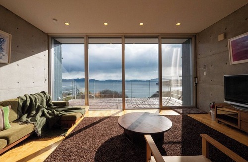 Ushimado House | Private house overlooking the Aegean Sea in Japan /Setouchi Okayama