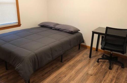 Hopelawn Apartment | Private house with 4 bedrooms and 2 bathrooms, direct NYC Manhattan train only 10 minute walk away, MetLife Stadium FIFA World Cup 30 minutes away