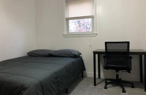 Hopelawn Apartment | Private house with 4 bedrooms and 2 bathrooms, direct NYC Manhattan train only 10 minute walk away, MetLife Stadium FIFA World Cup 30 minutes away
