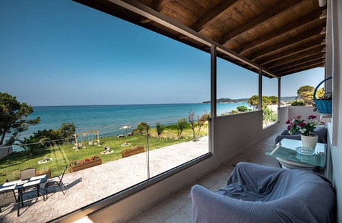 Alonia House | Private house withing few steps from the beach!