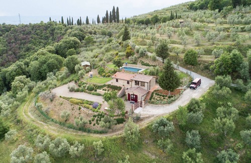 Castiglion Fiorentino Villa | Private infinity pool providing outstanding views, 2BR with en suite bathrooms