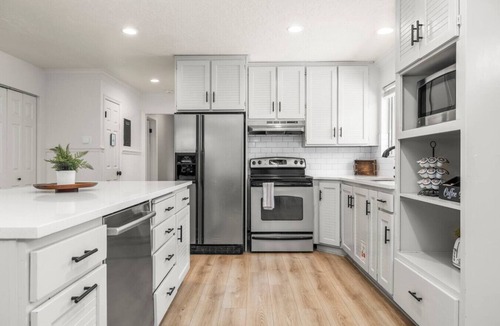 Lakeview House | Private Indoor Pool/HT | Sleeps 16 | Game Room