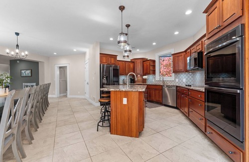 Brooklyn House | # Private Indoor Pool # Sleeps 27