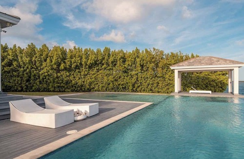 Bailey Town House | Private Island Luxury Villa