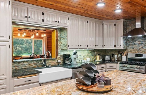 Rigby Cabin | Private Island, FirePit, HotTub, Arcade, AC, Dogs!