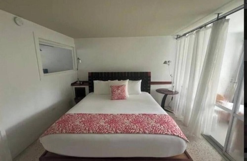 Upper Matecumbe Key Hotel | Private Island Suite w/Terrace & Balcony @Islamorada - Coconut Palm Suite