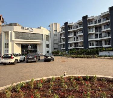 Karjat Apartment | Private Jacuzzi & Luxury stay with personal garden & projector