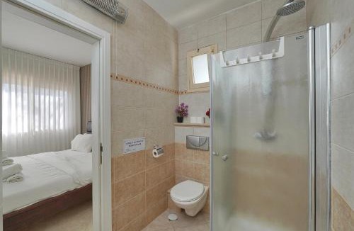 Rosh Pinna House | Private jacuzzi suite rosh pina