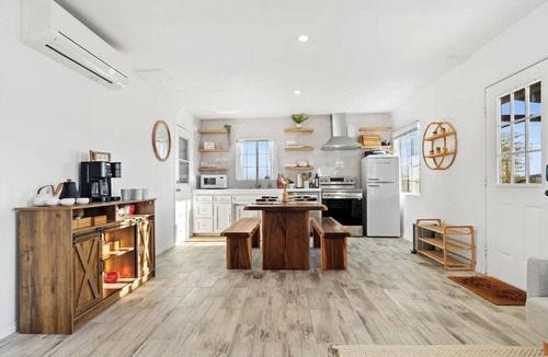 Yucca Valley Cabin | Private JT Cabin: EV Charger, Hammock, Fire pit, BBQ, Bocce Ball, Cornhole