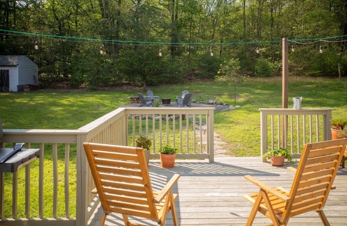 Kerhonkson Cottage | Private Kerhonkson cottage on 3 acres with hot tub, pure coziness.